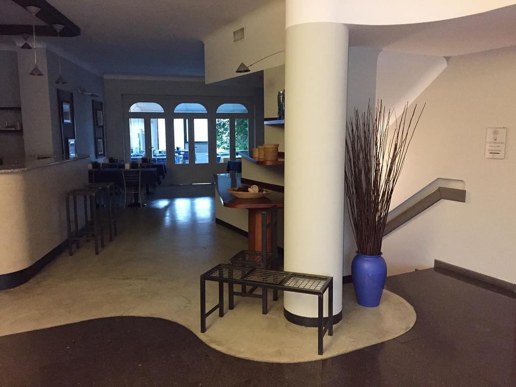 阿尔贝戈德拉科罗娜酒店 比纳斯科 外观 照片